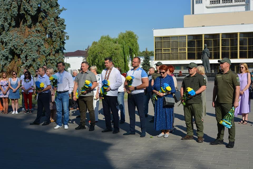 ДЕНЬ КОНСТИТУЦІЇ У ЛУЦЬКУ ВІДЗНАЧИЛИ ПАМ’ЯТНИМИ ЗАХОДАМИ