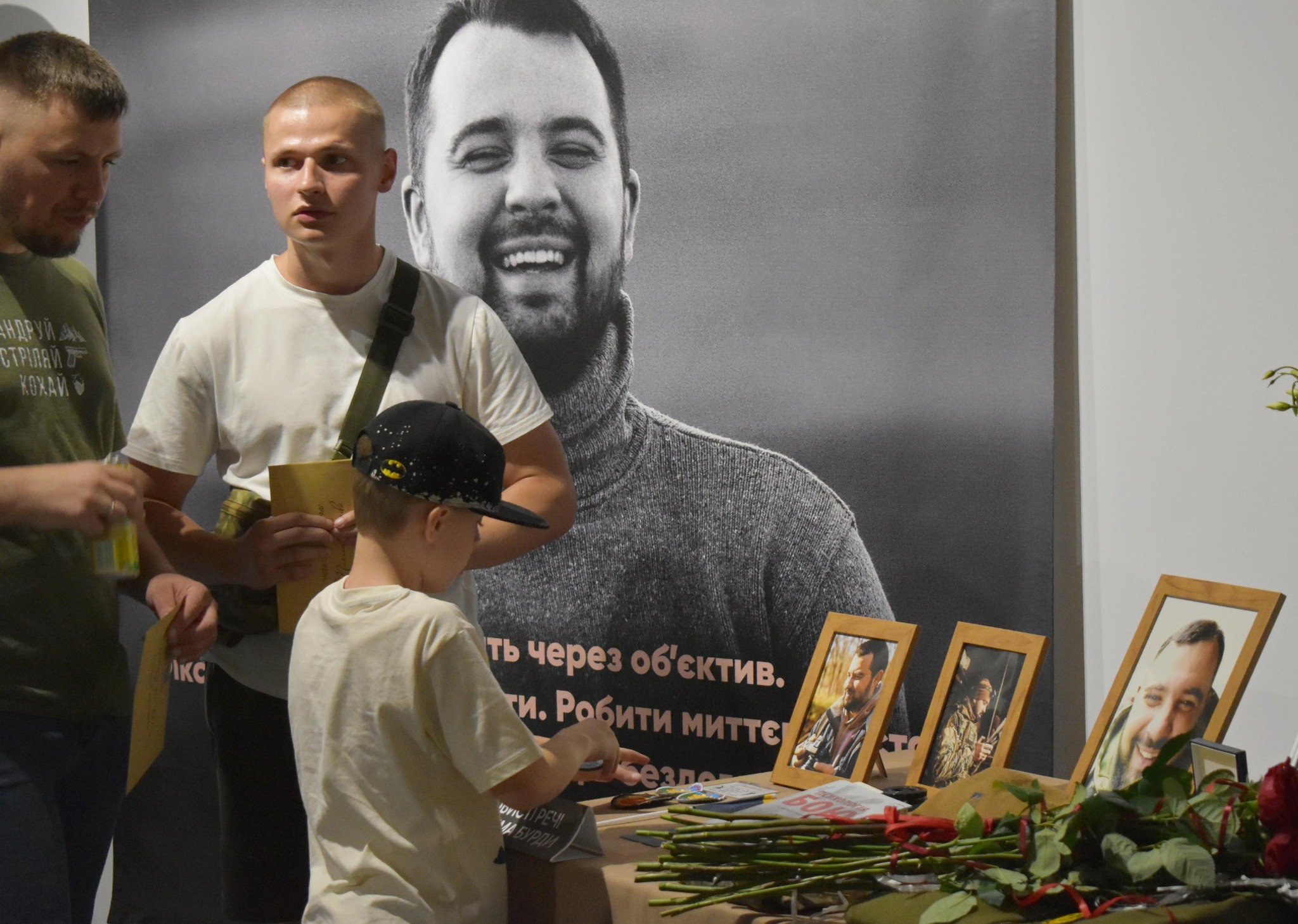 НЕБЕСНИЙ ФОТОГРАФ: ВІЙНА КРІЗЬ ПРИЦІЛ І ОБ’ЄКТИВ