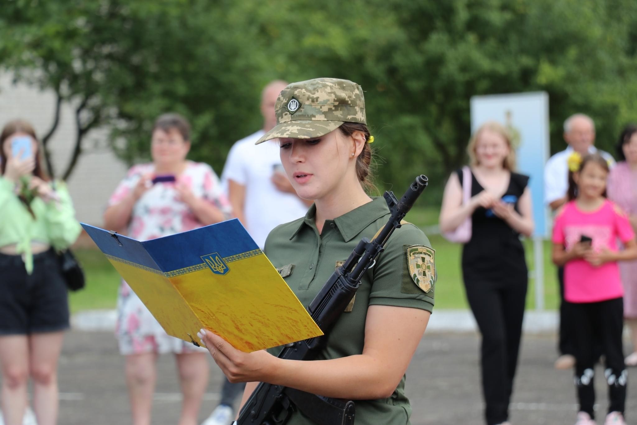 ПРИСЯГНУЛИ НА ВІРНІСТЬ УКРАЇНІ: В ЛНТУ – ВИПУСК ВІЙСЬКОВОЇ КАФЕДРИ