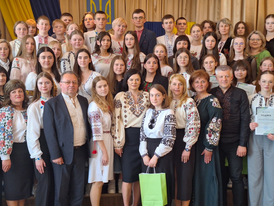 СУЗІР’Я УСПІХУ: В КНЯГИНИНІВСЬКОМУ ЛІЦЕЇ ВІДЗНАЧИЛИ НАЙСТАРАННІШИХ УЧНІВ