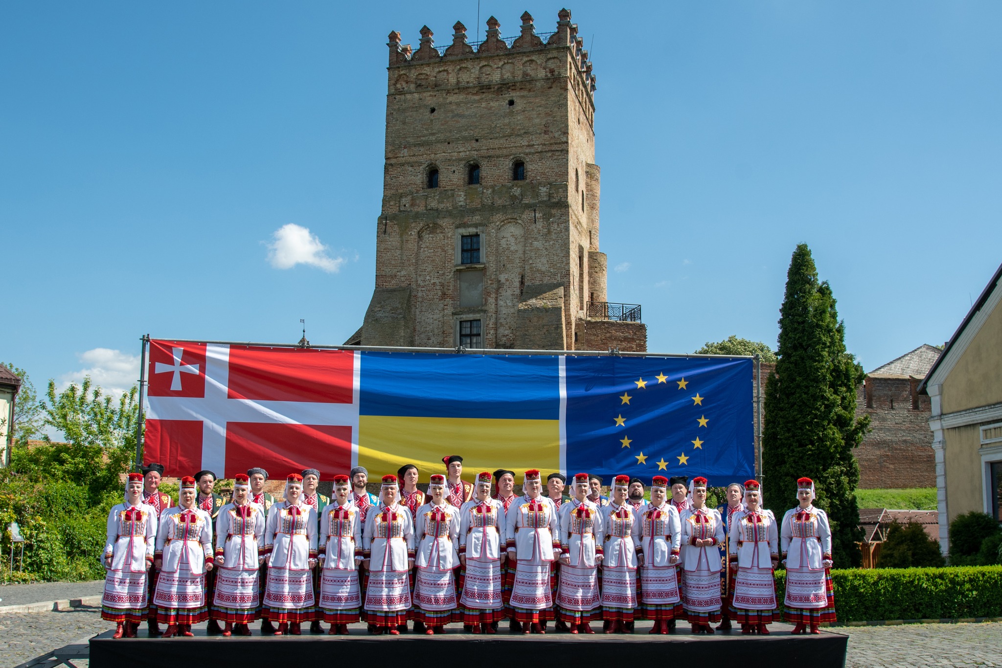 ТРИ ГІМНИ: ВОЛИНЯНИ ВІДЗНАЧИЛИ ДЕНЬ ЄВРОПИ