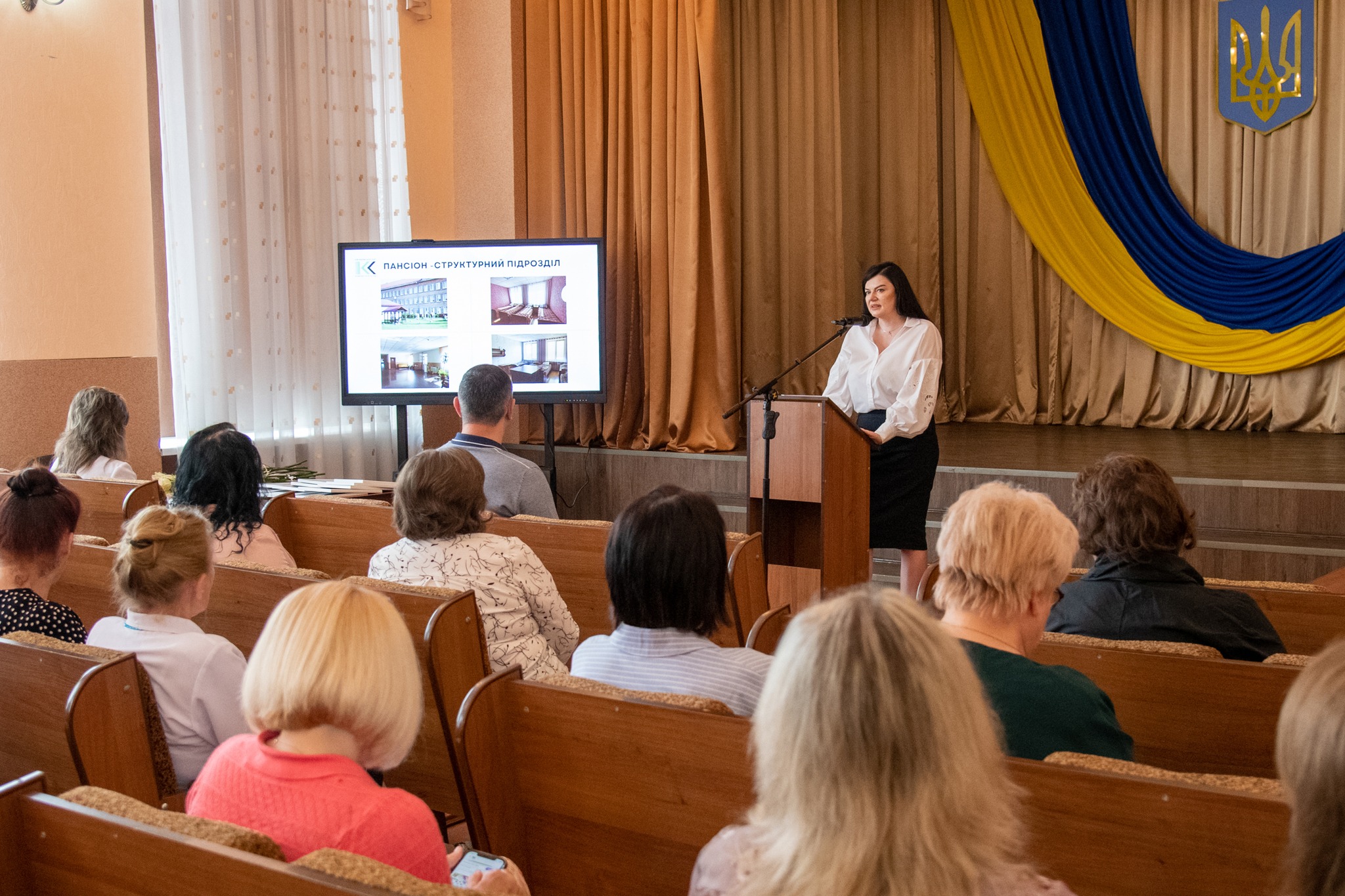 УСПІШНІСТЬ – 98%: ЗВІТУВАЛА ДИРЕКТОРКА КНЯГИНИНІВСЬКОГО ЛІЦЕЮ