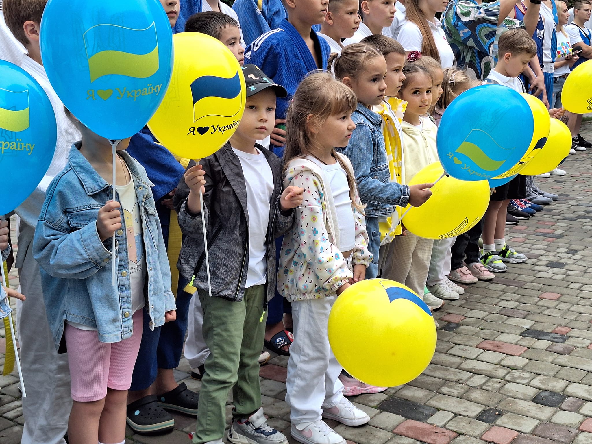 НА ВОЛИНІ ПІДНЯЛИ ОЛІМПІЙСЬКИЙ ПРАПОР