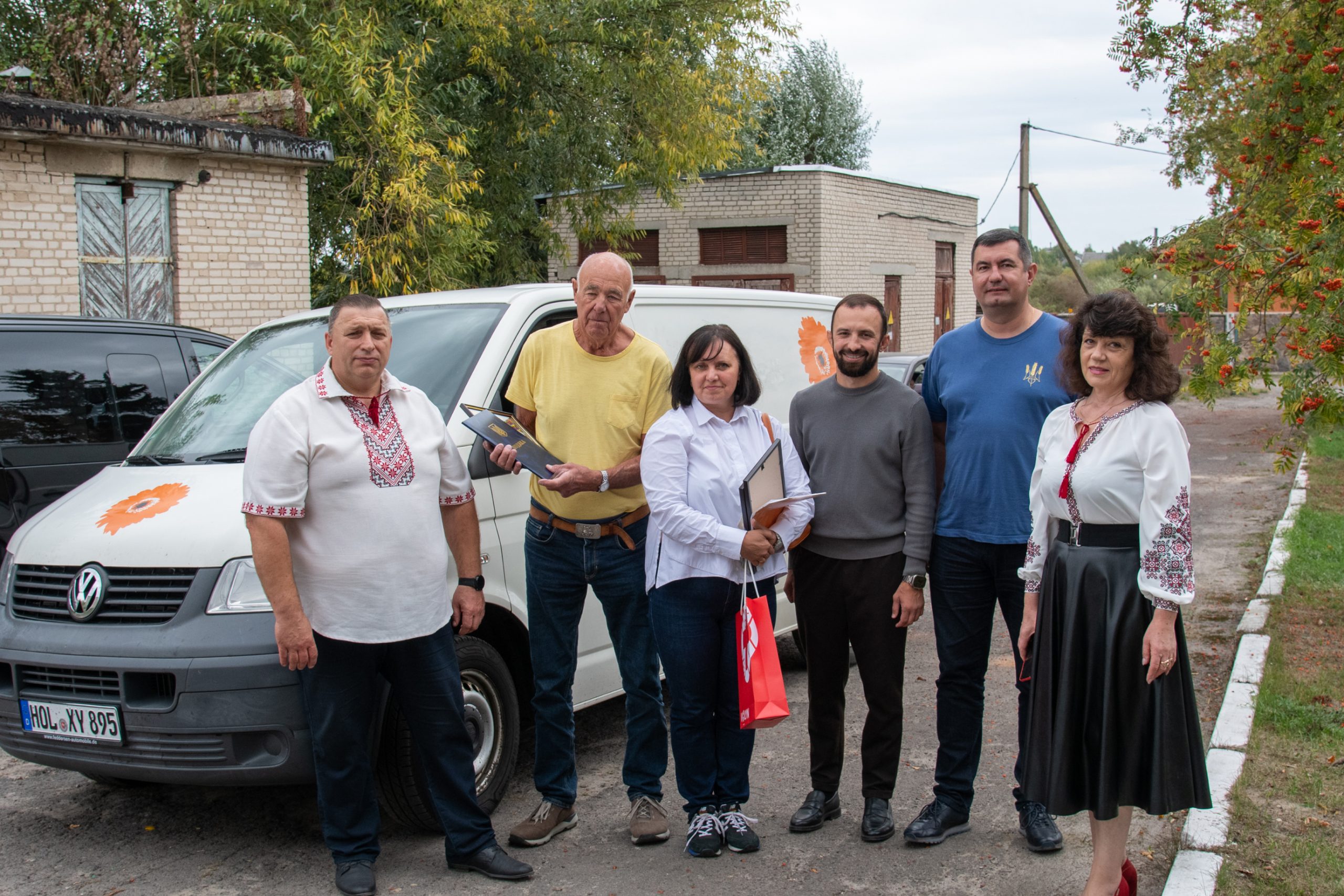 ДЛЯ ОБЛАСНОГО ДИТЯЧОГО ПРИТУЛКУ ПЕРЕДАЛИ АВТО ТА ГУМАНІТАРНУ ДОПОМОГУ