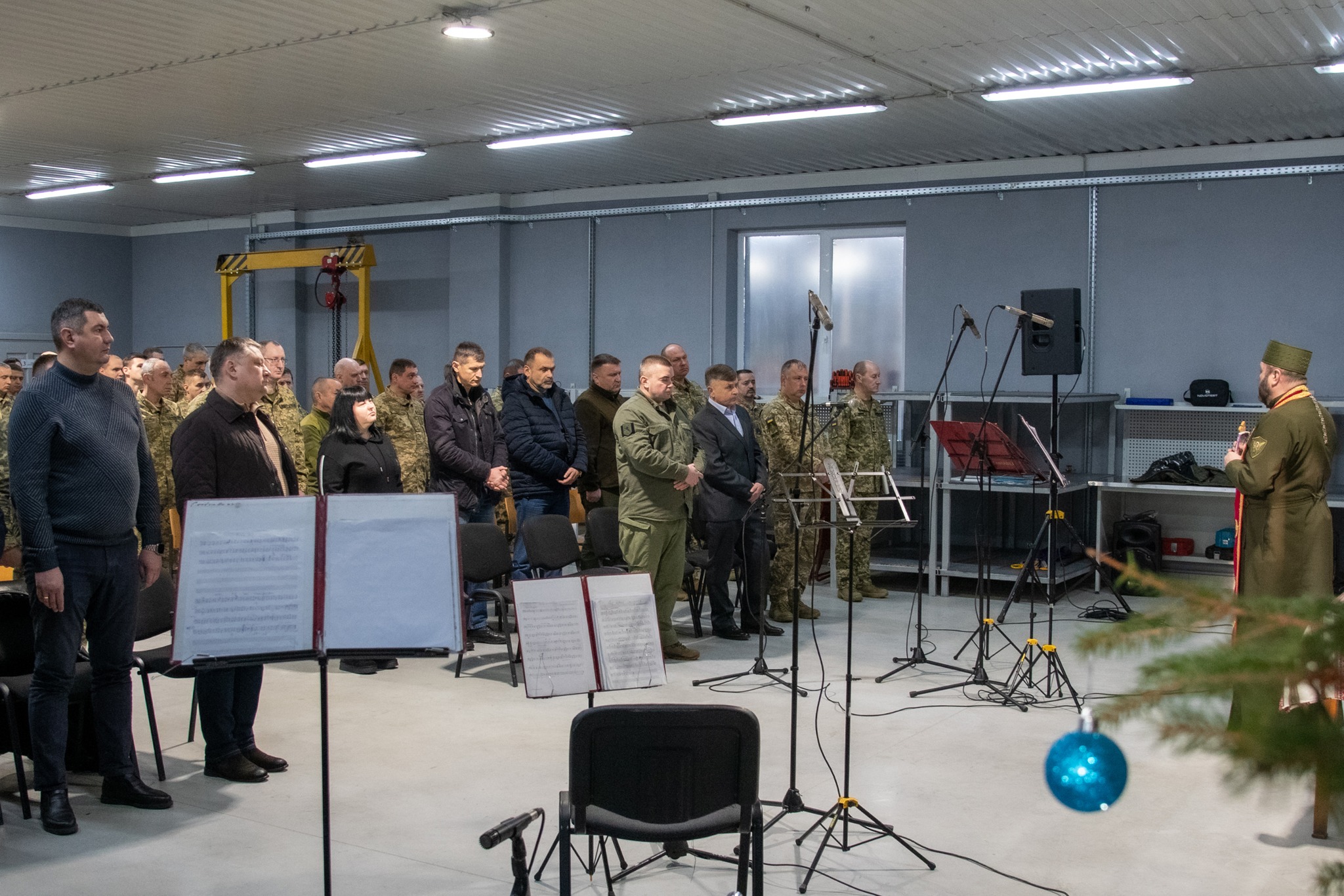 ГІМН, ХВИЛИНА МОВЧАННЯ, МОЛИТВА – РЕМОНТНИКИ ПОВІТРЯНИХ СИЛ ВІДЗНАЧИЛИ ДЕНЬ ЧАСТИНИ