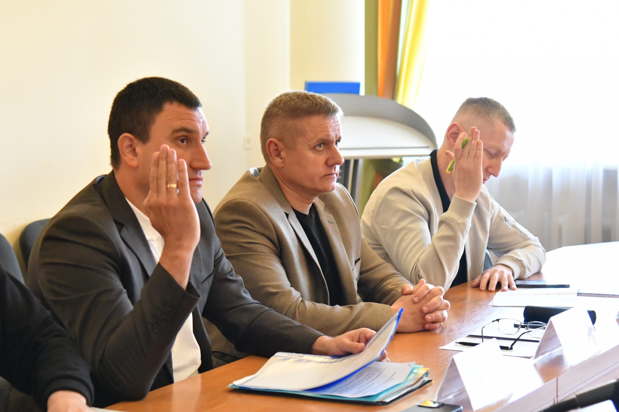 ПЕРСПЕКТИВИ ЗИМОВИХ ВИДІВ СПОРТУ, КАДРИ, ЗВІТИ ТА ГРОШОВІ ВИНАГОРОДИ СПОРТСМЕНАМ