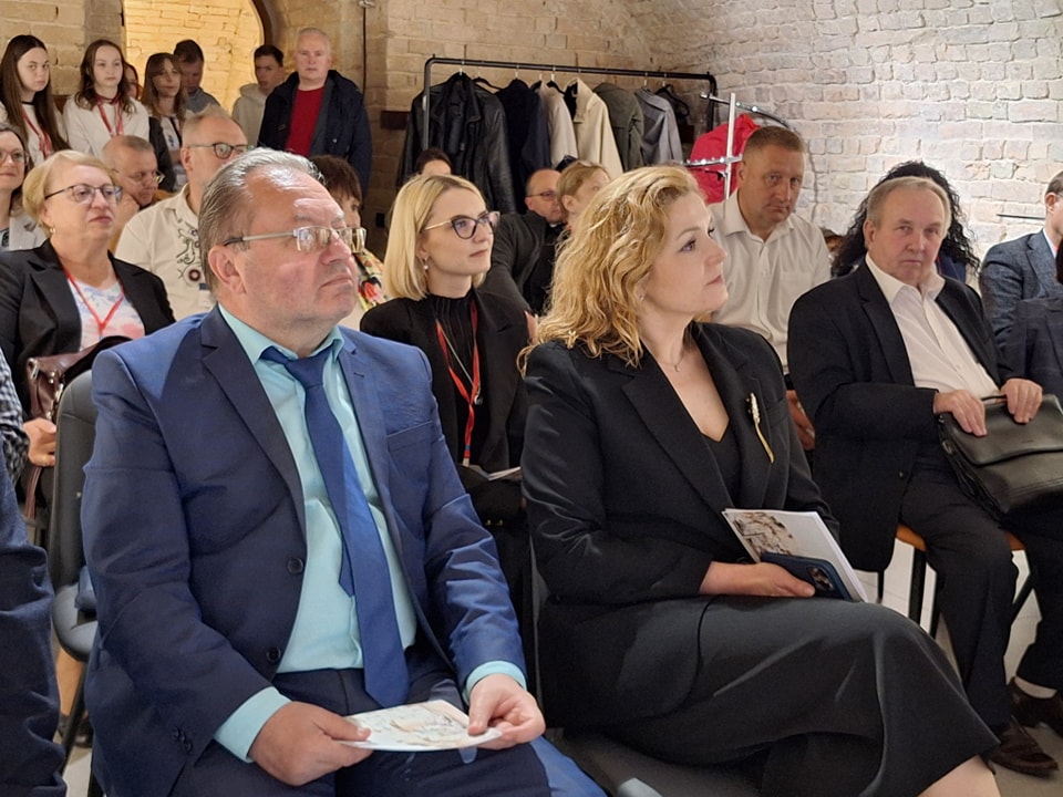 НАУКОВЦІ ДОСЛІДЖУЮТЬ ІСТОРІЮ МІЖКОНФЕСІЙНИХ ВІДНОСИН В УКРАЇНІ