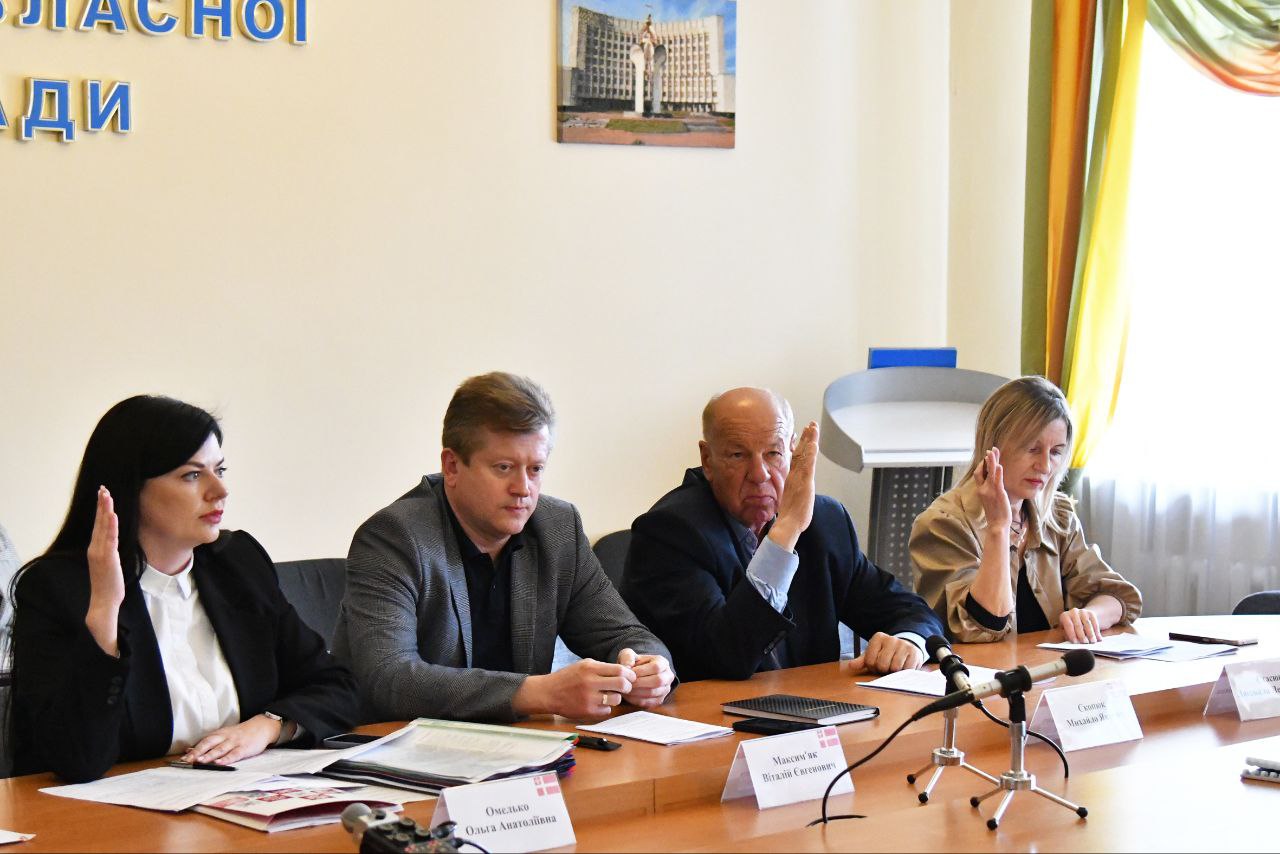 ОСВІТНЯ КОМІСІЯ РОЗГЛЯНУЛА НИЗКУ СЕСІЙНИХ ПИТАНЬ