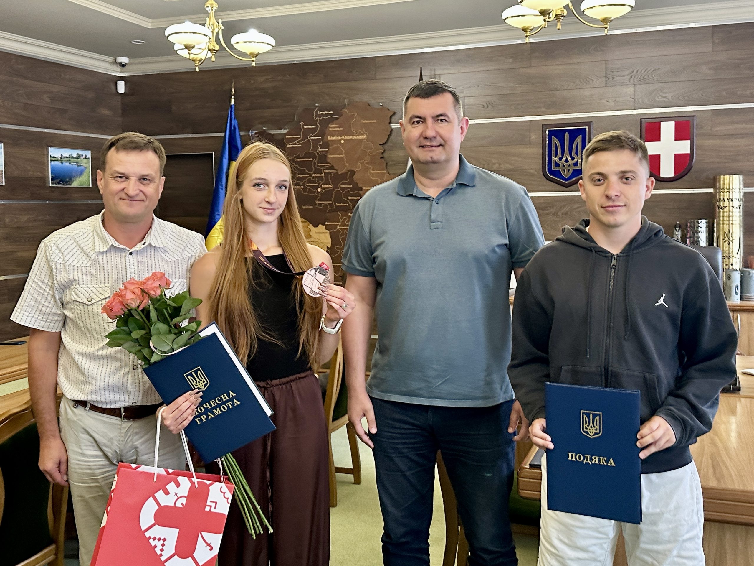 ГРИГОРІЙ НЕДОПАД ПРИВІТАВ ЛЕКОАТЛЕТКУ, ЯКА ВИБОРОЛА ІСТОРИЧНУ ВІДЗНАКУ ДЛЯ УКРАЇНИ