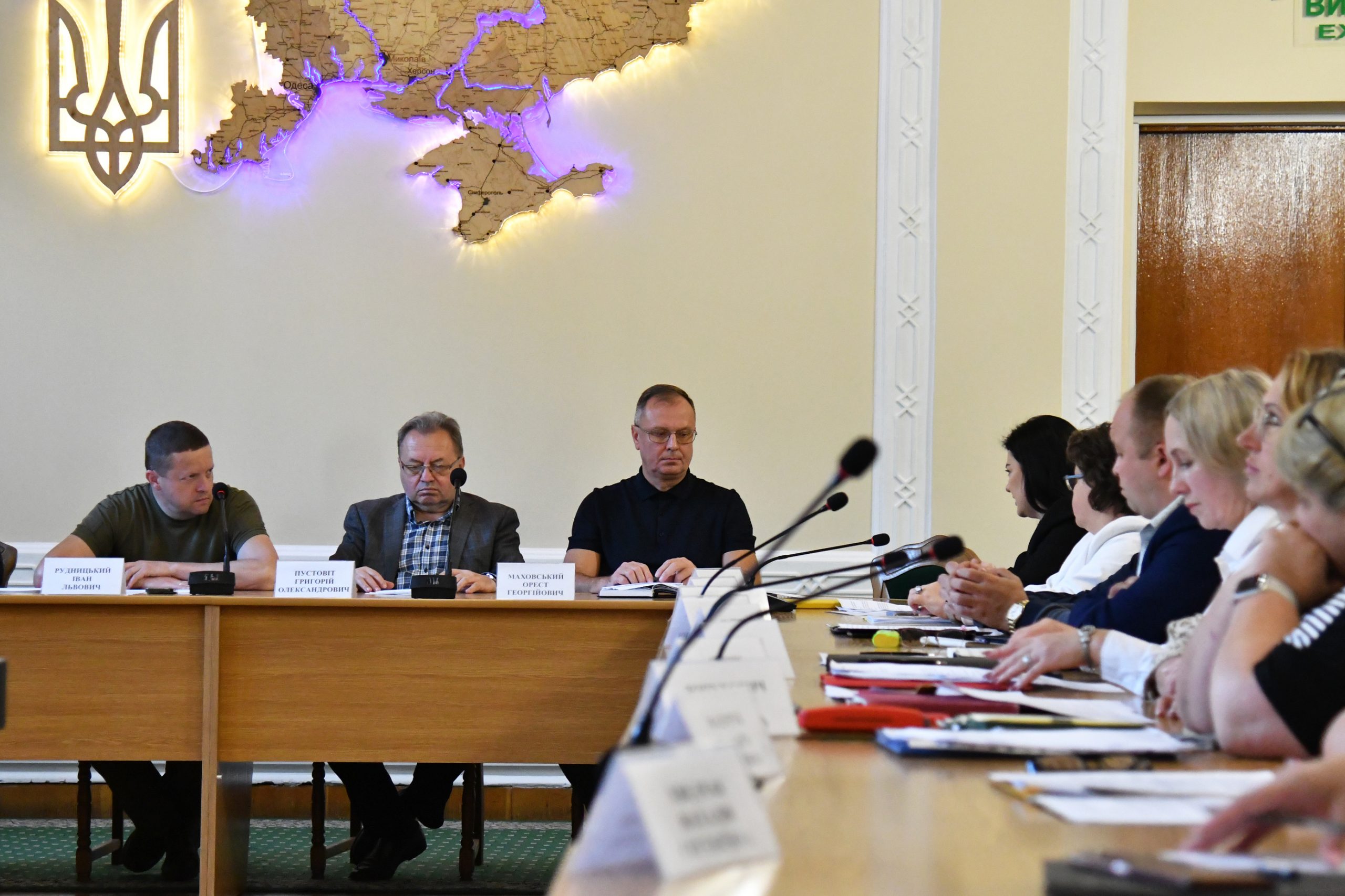 ВІД ІНТЕРНАТІВ – ДО РОДИННОГО ВИХОВАННЯ: ПЕРЕВАГИ І ВИКЛИКИ