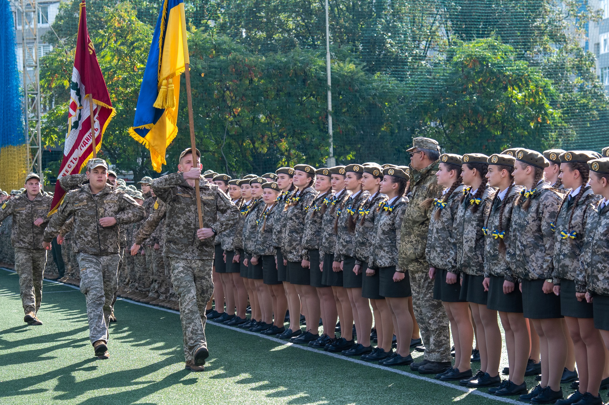 «ЧЕСТЬ! ГІДНІСТЬ! ВІДВАГА!»: НА ВІРНІСТЬ НАРОДОВІ УКРАЇНИ ПРИСЯГНУЛИ МАЙЖЕ 450 ЛІЦЕЇСТІВ