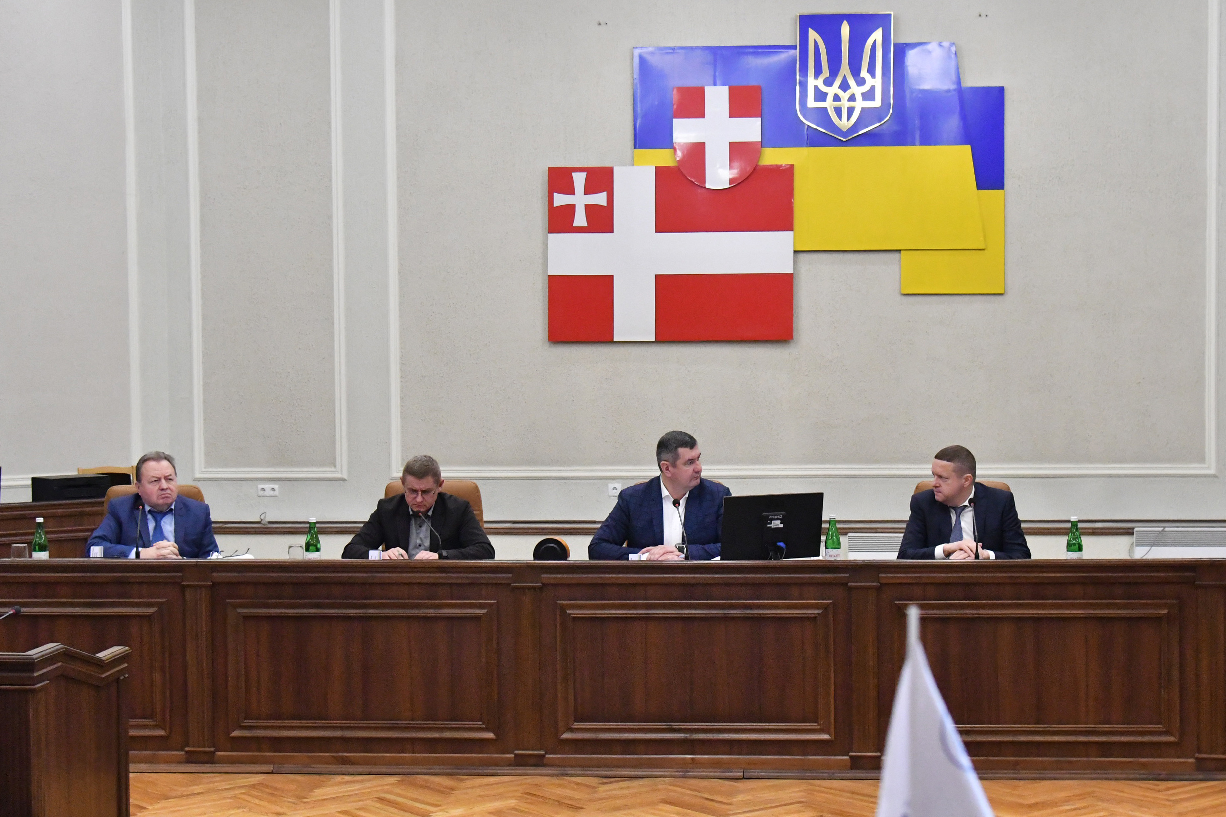 ПІД ЧАС СЕСІЇ ДЕПУТАТИ РОЗГЛЯНУЛИ МАЙНОВІ ПИТАННЯ