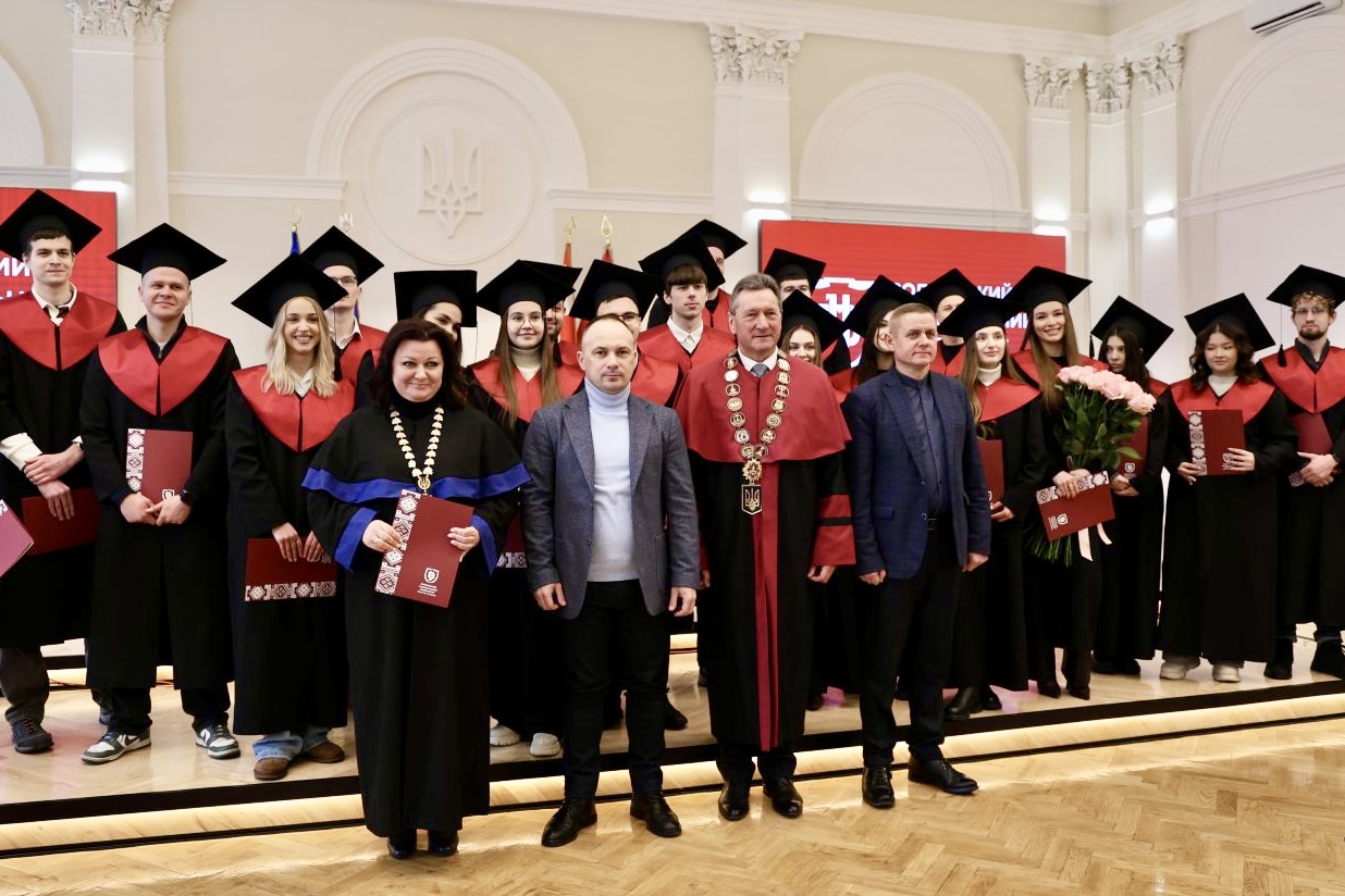 МАГІСТРИ ЛЕСИНОГО ВИШУ ОТРИМАЛИ ОМРІЯНІ ДИПЛОМИ