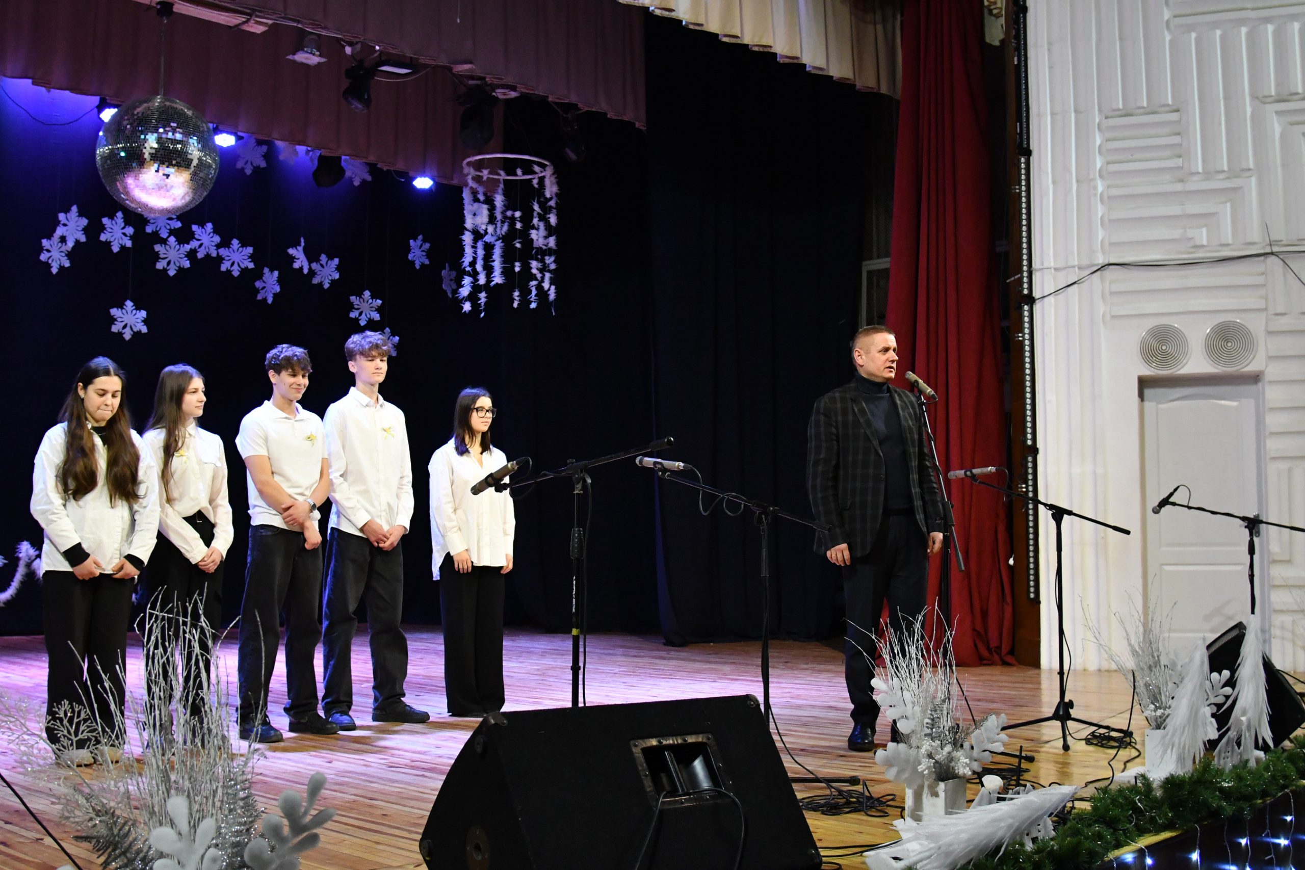 «ЗОРЯНЕ СЯЙВО ВОЛИНІ»: ВІДЗНАЧИЛИ ЮННАТІВ І ЇХ НАСТАВНИКІВ