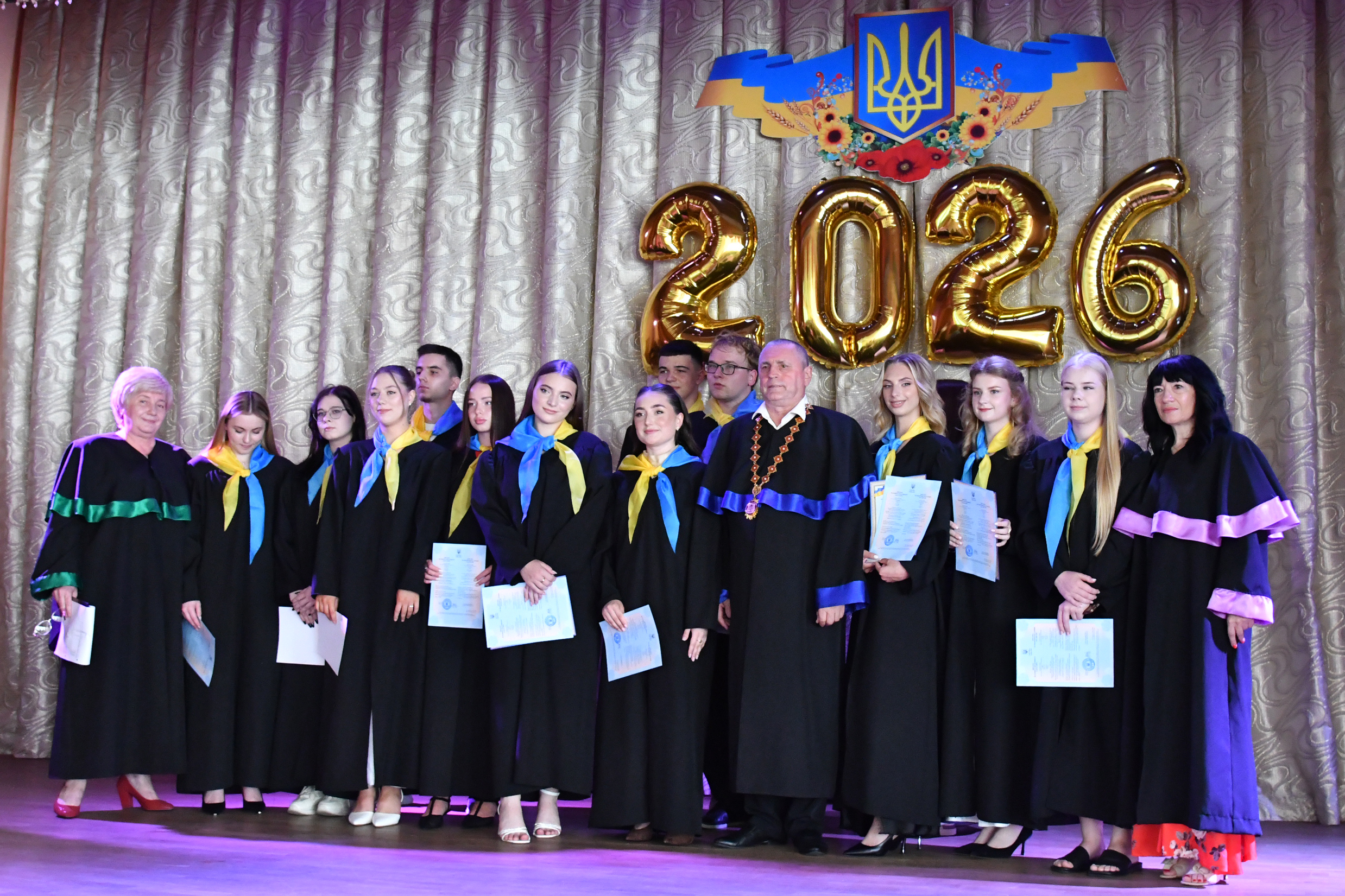 У ФАХОВОМУ КОЛЕДЖІ ТЕХНОЛОГІЙ, БІЗНЕСУ НА ПРАВА ЛЕСИНОГО ВИШУ – ВИПУСКНИЙ
