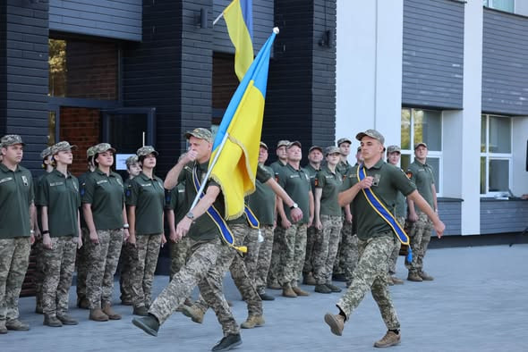 ПОПОВНЕННЯ ВОЇНСТВА УКРАЇНИ: В ЛНТУ – ВИПУСК ВІЙСЬКОВОЇ КАФЕДРИ