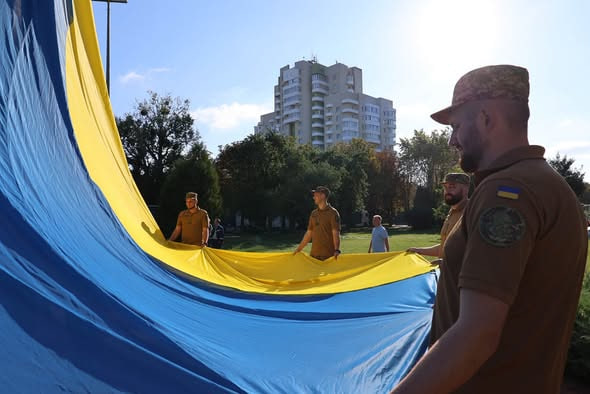 ПІД СИНЬО-ЖОВТИМ ПРАПОРОМ СВОБОДИ