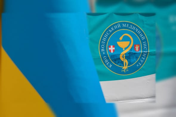 СТУДЕНТАМИ ВОЛИНСЬКОГО МЕДІНСТИТУТУ СТАЛИ МАЙЖЕ 400 ПЕРШОКУРСНИКІВ