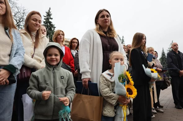 ЛУЧАНИ ВІДЗНАЧАЮТЬ ДЕНЬ МІСТА