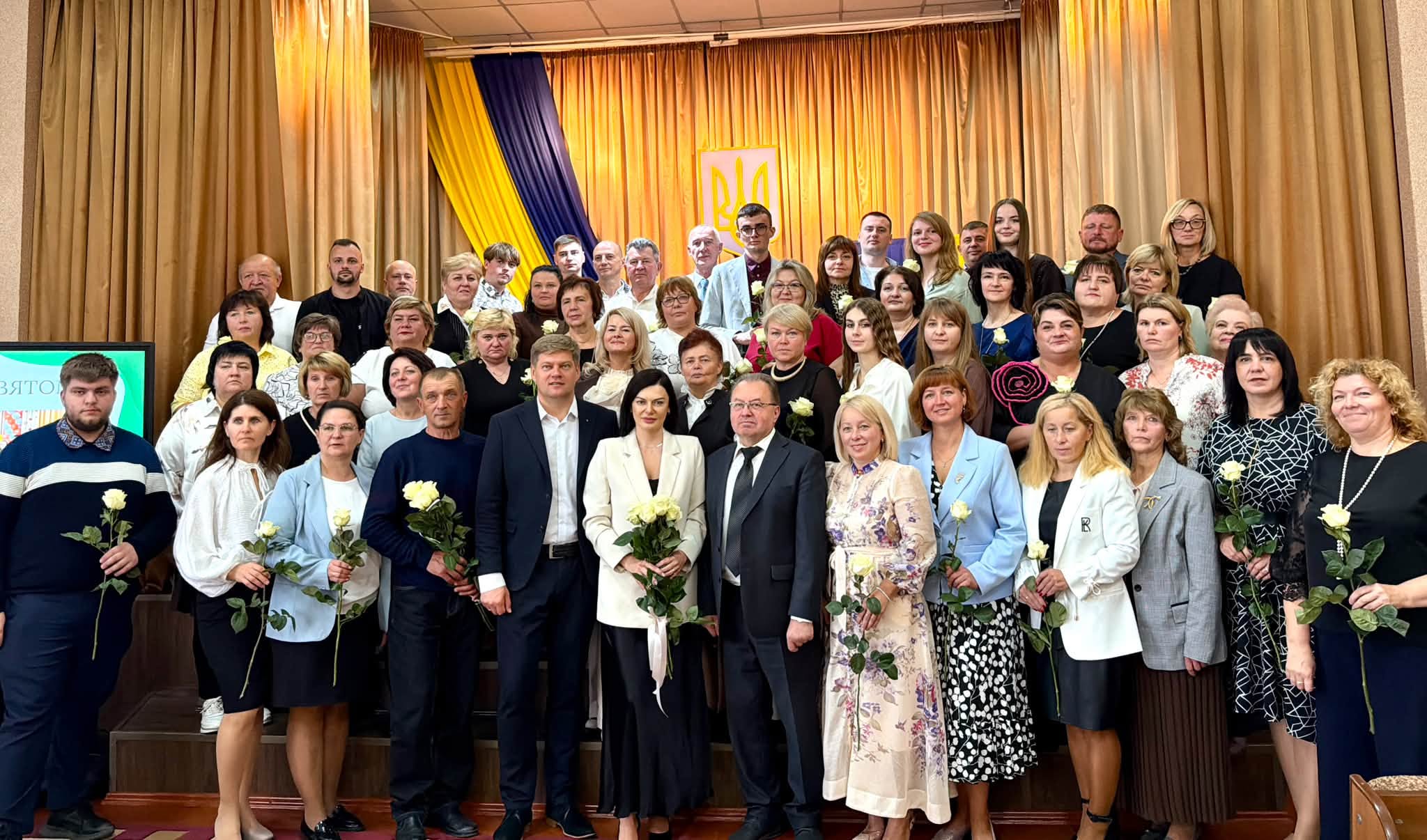У КНЯГИНИНІВСЬКОМУ ЛІЦЕЇ ВІДЗНАЧИЛИ ПРОФСІЙНЕ СВЯТО ПЕДАГОГІВ